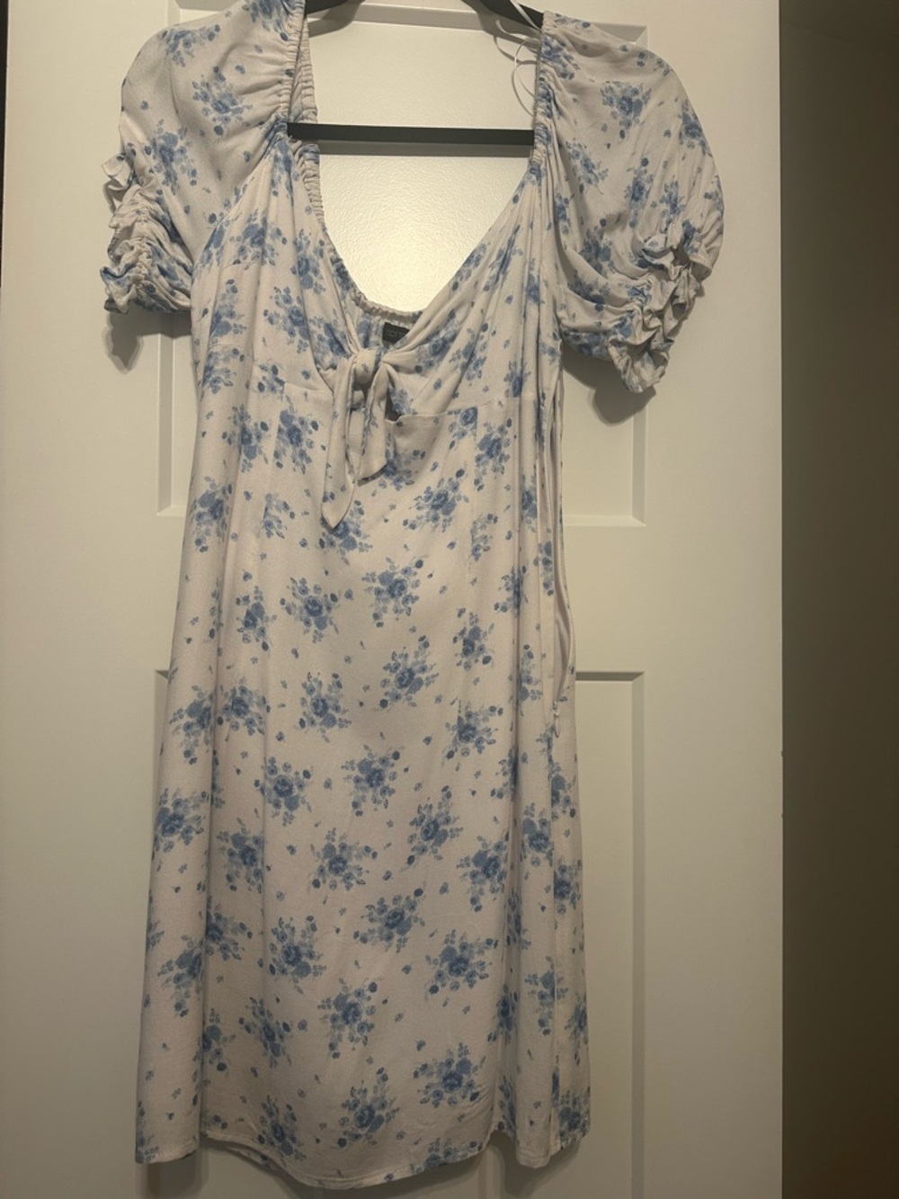Light Blue Floral Tie-Front Puff Sleeve Dress